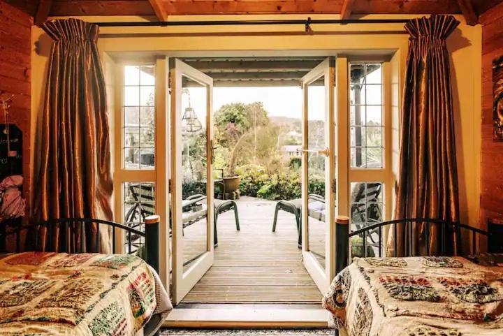 Starry Nights Cabin Fever Waikino Extérieur photo